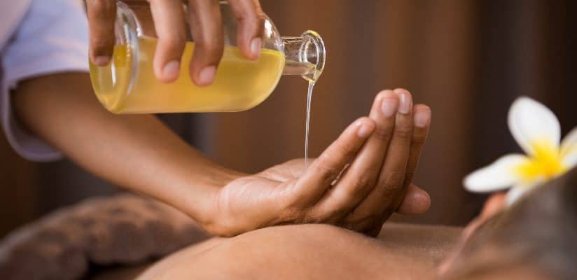 deep tissue hot oil massage